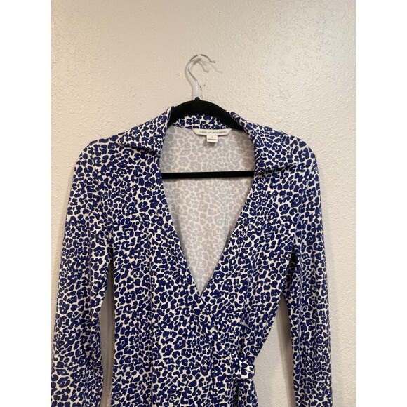 Diane Von Furstenberg DVF Classic Full Wrap Blue Animal Print Dress Size 6 - Picture 3 of 5